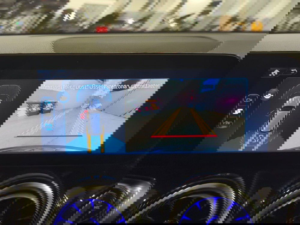 Mercedes-Benz GLB nuova a Macerata (19)