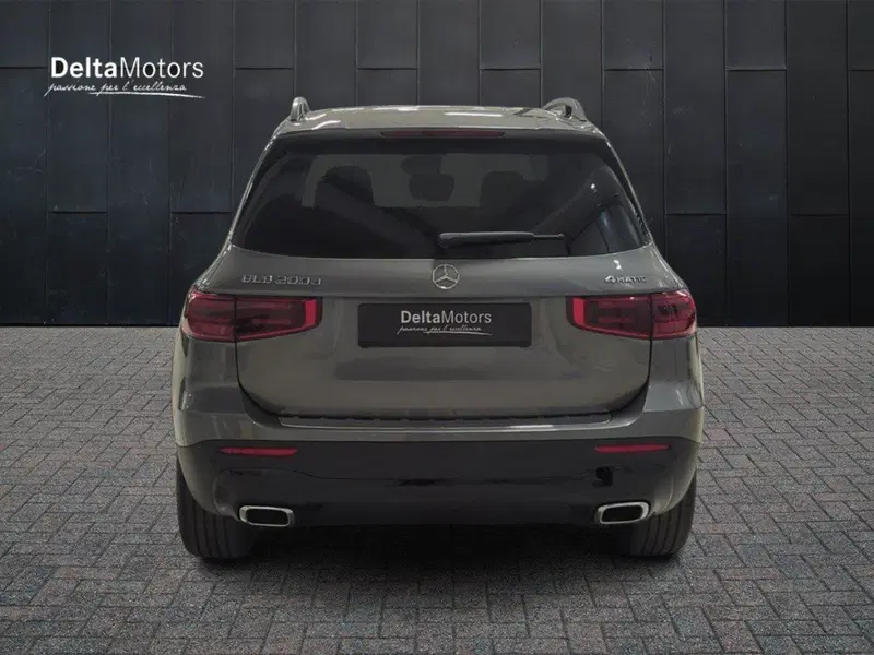 Mercedes-Benz GLB nuova a Macerata (4)