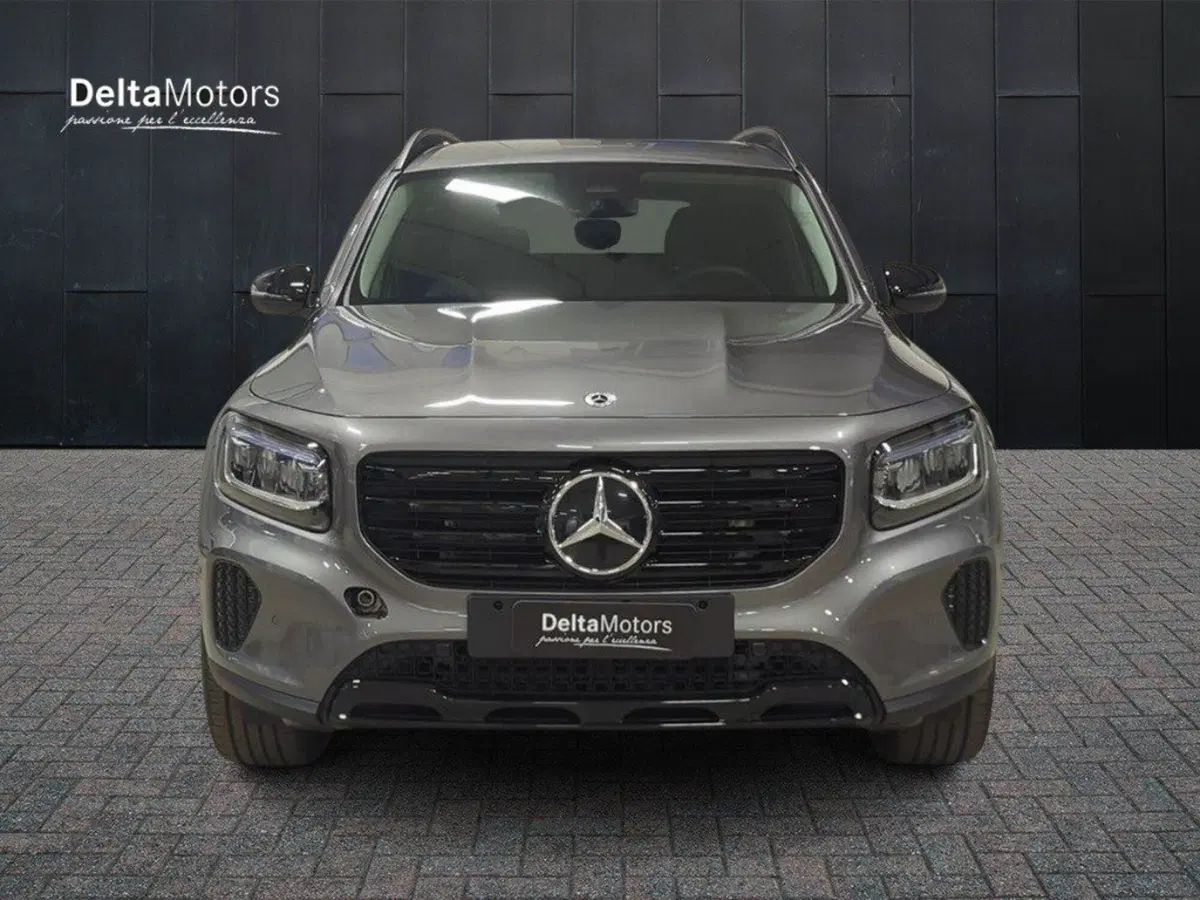 Mercedes-Benz GLB nuova a Macerata (6)
