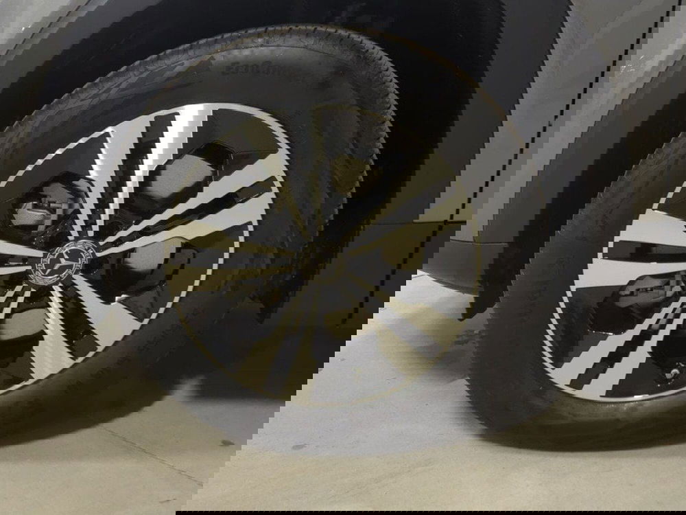 Mercedes-Benz GLB nuova a Macerata (8)