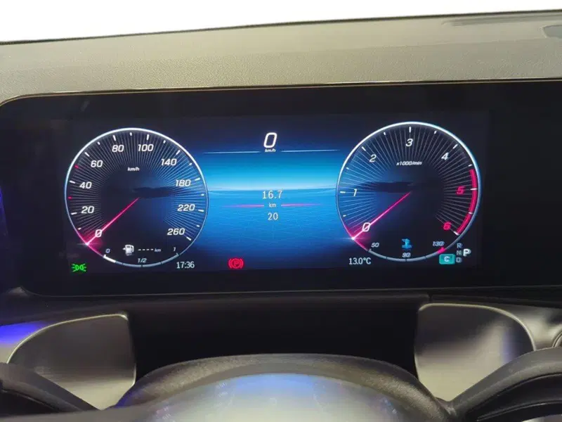 Mercedes-Benz GLB nuova a Macerata (9)