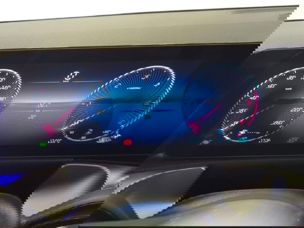 Mercedes-Benz GLB nuova a Macerata (9)