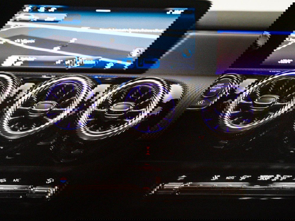 Mercedes-Benz Classe A Sedan nuova a Macerata (14)