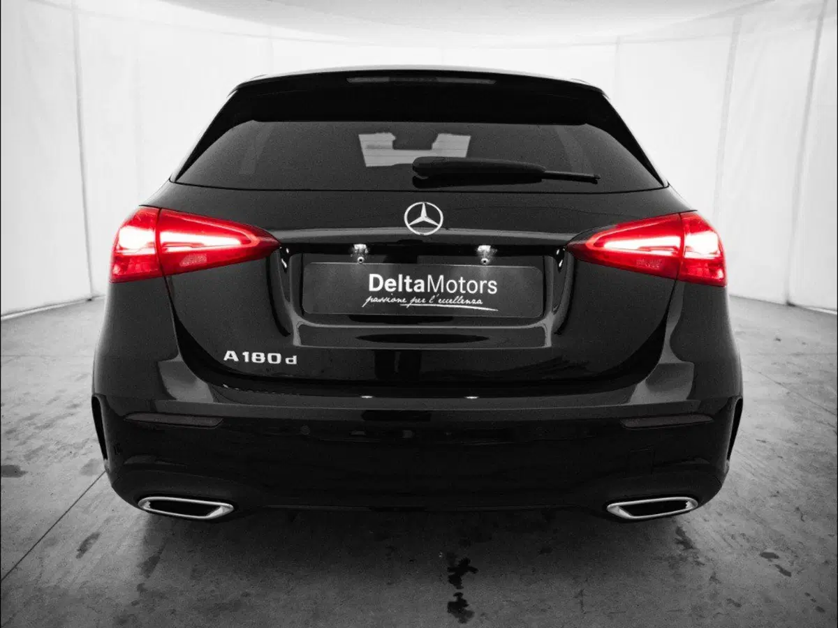 Mercedes-Benz Classe A Sedan nuova a Macerata (3)