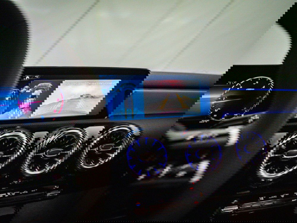 Mercedes-Benz Classe A Sedan nuova a Macerata (9)