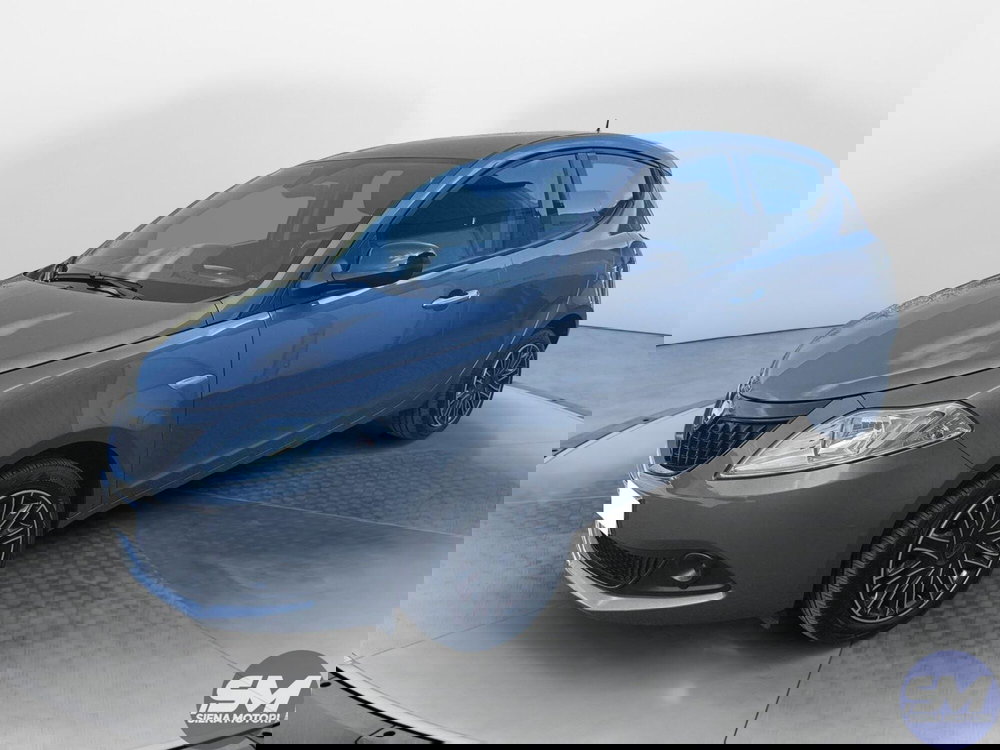 Lancia Ypsilon usata a Siena