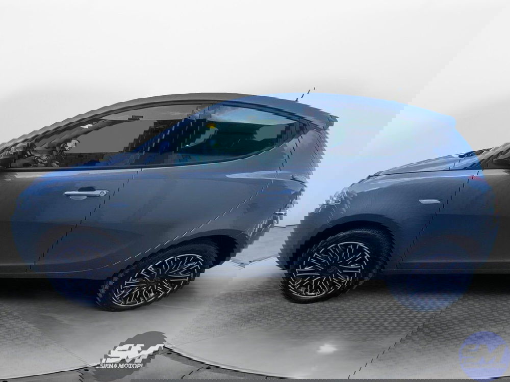 Lancia Ypsilon usata a Siena (2)