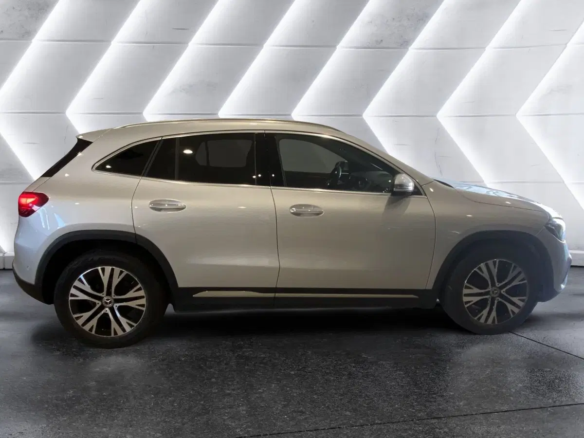 Mercedes-Benz GLA SUV usata a Napoli (4)