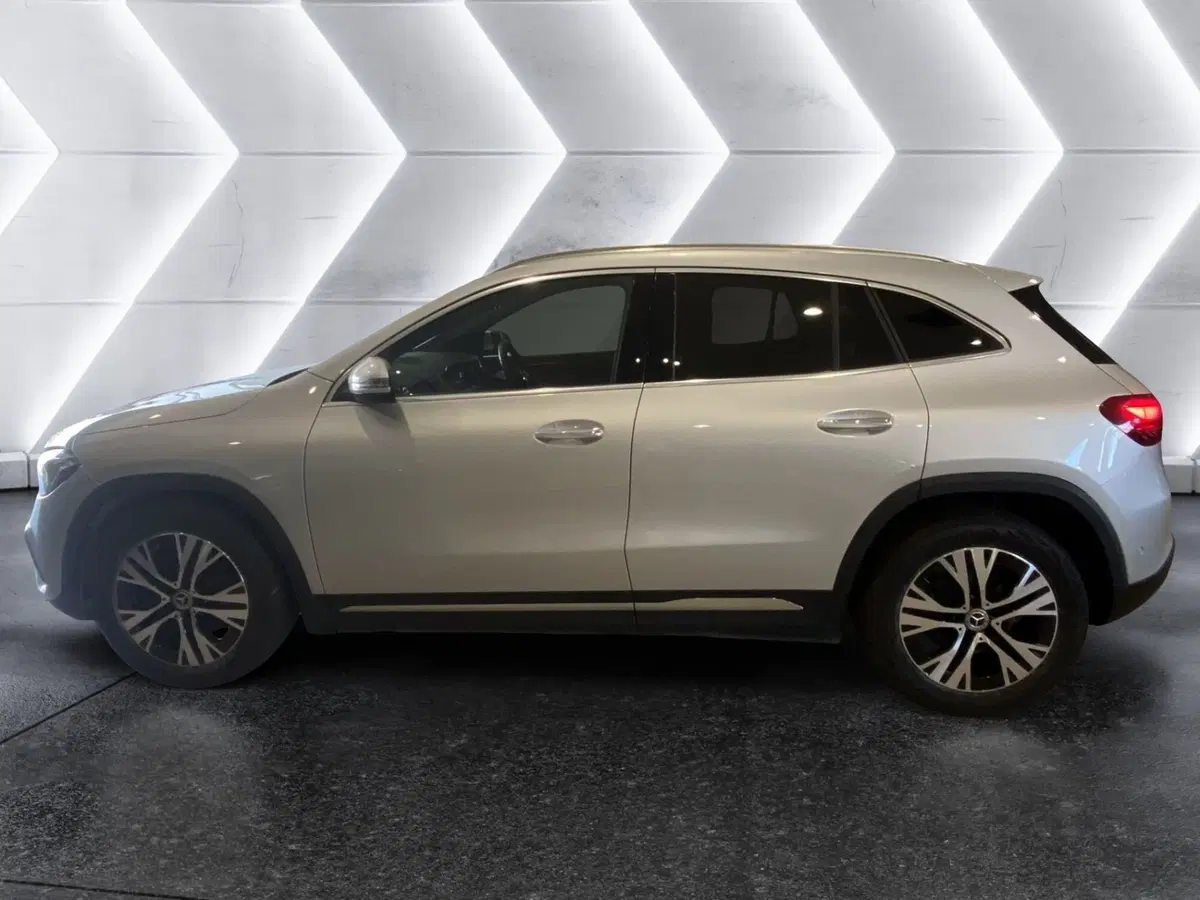 Mercedes-Benz GLA SUV usata a Napoli (5)