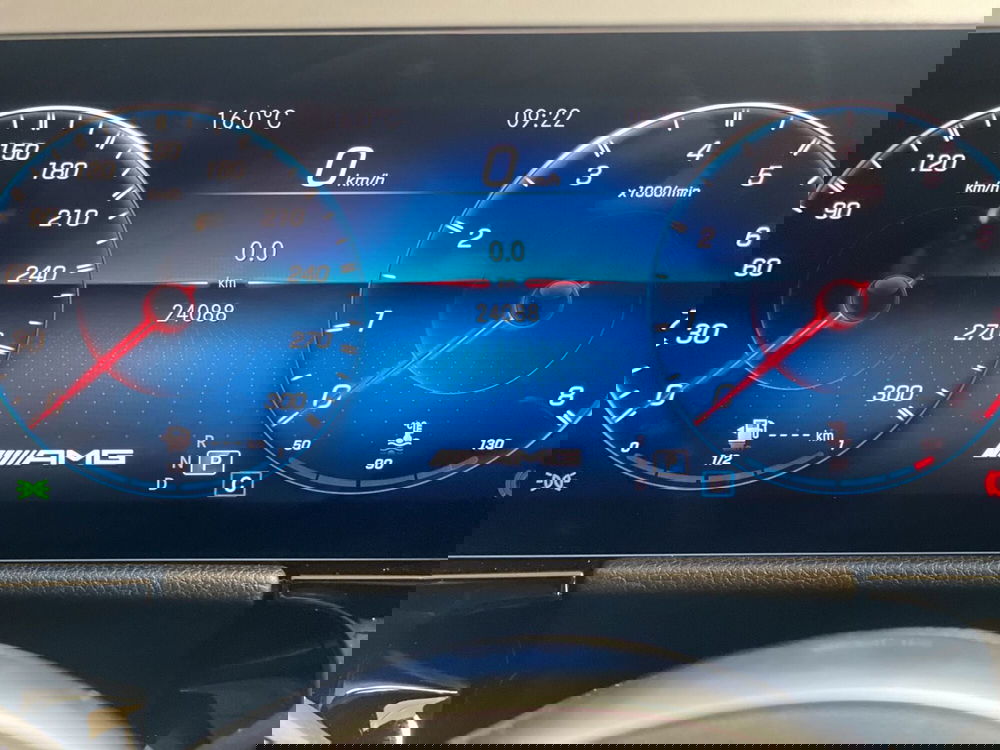 Mercedes-Benz GLA SUV usata a Napoli (10)