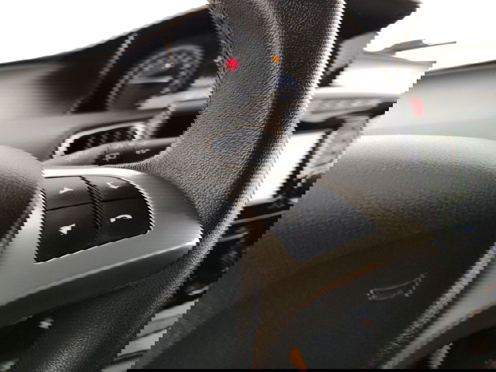 Lancia Ypsilon usata a Massa-Carrara (14)