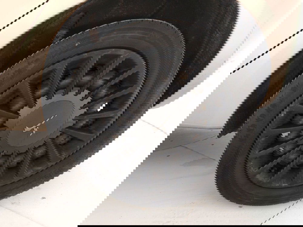 Lancia Ypsilon usata a Massa-Carrara (6)