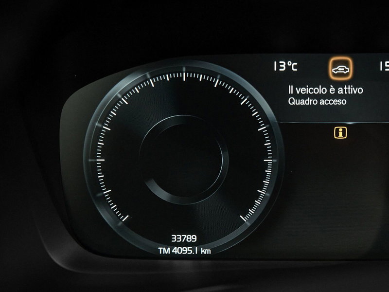 Volvo XC40 usata a Prato (10)