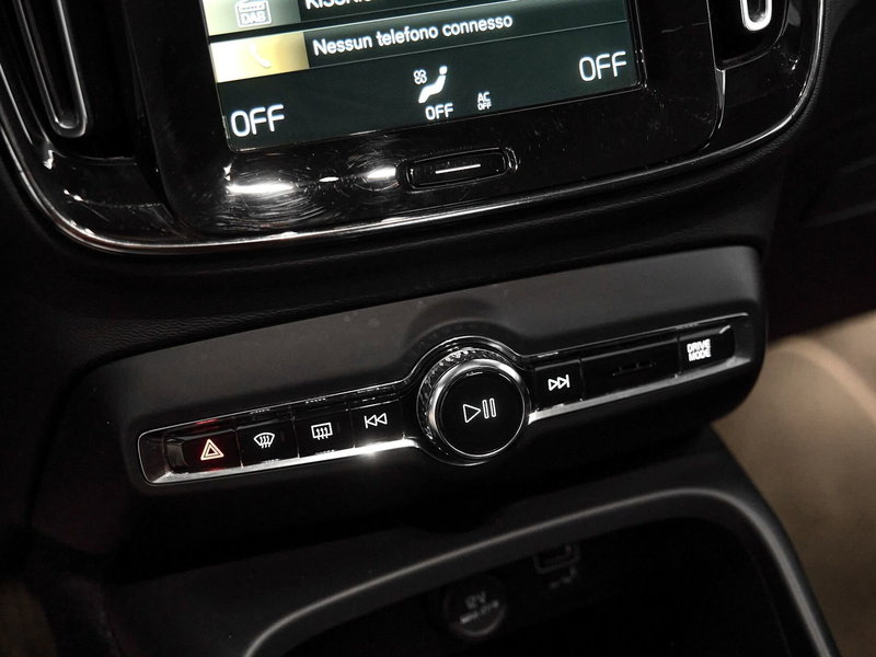 Volvo XC40 usata a Prato (13)