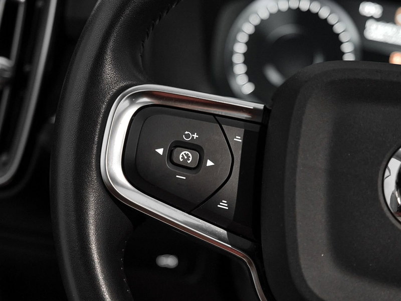 Volvo XC40 usata a Prato (8)