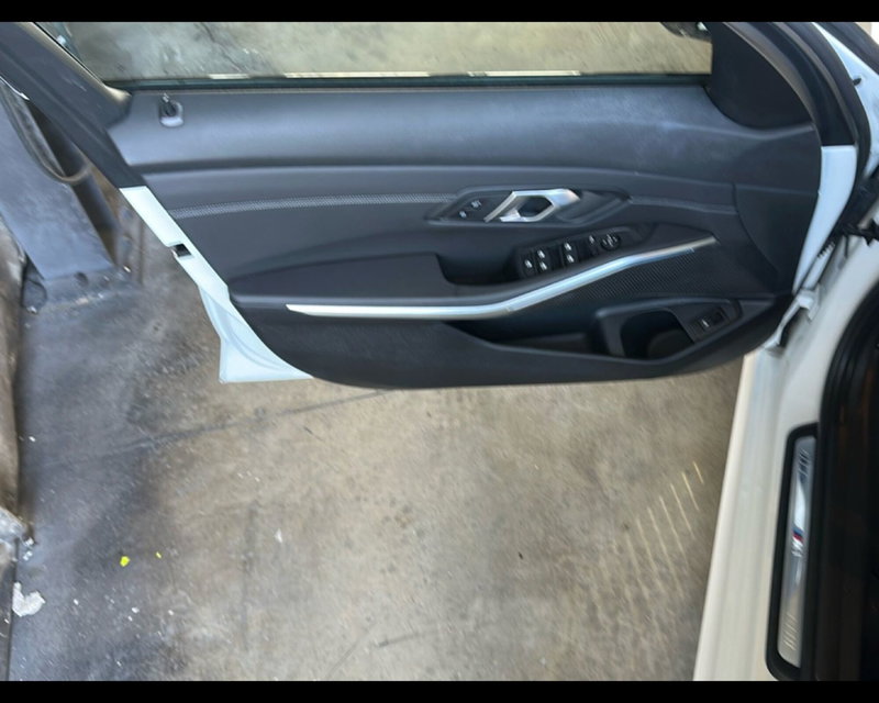 BMW Serie 3 Touring usata a Napoli (13)