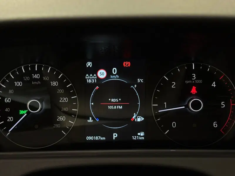 Land Rover Range Rover Velar usata a Savona (10)