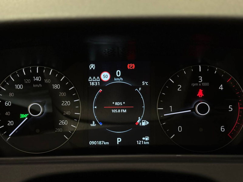 Land Rover Range Rover Velar usata a Savona (10)