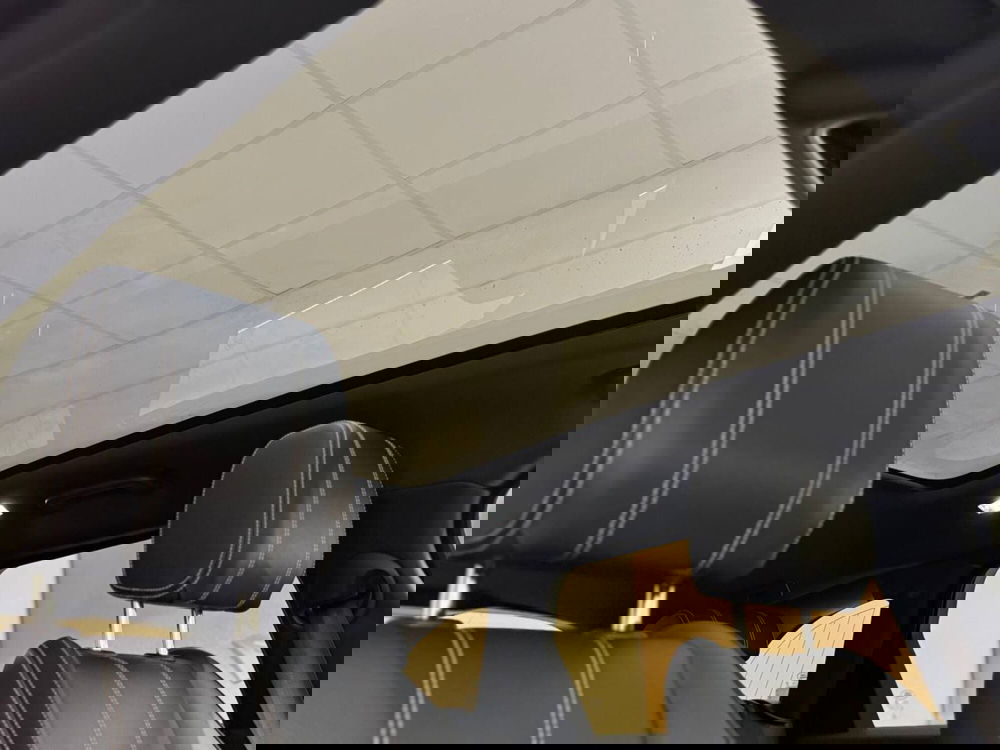 Land Rover Range Rover Velar usata a Savona (11)