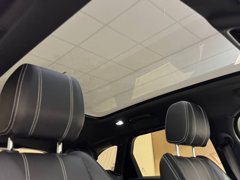 Land Rover Range Rover Velar usata a Savona (11)