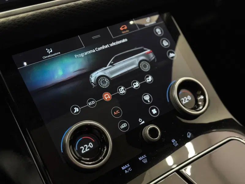 Land Rover Range Rover Velar usata a Savona (13)
