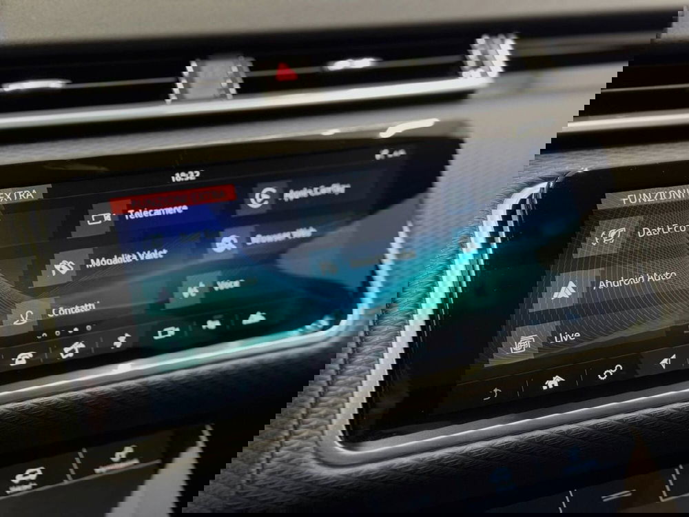 Land Rover Range Rover Velar usata a Savona (14)