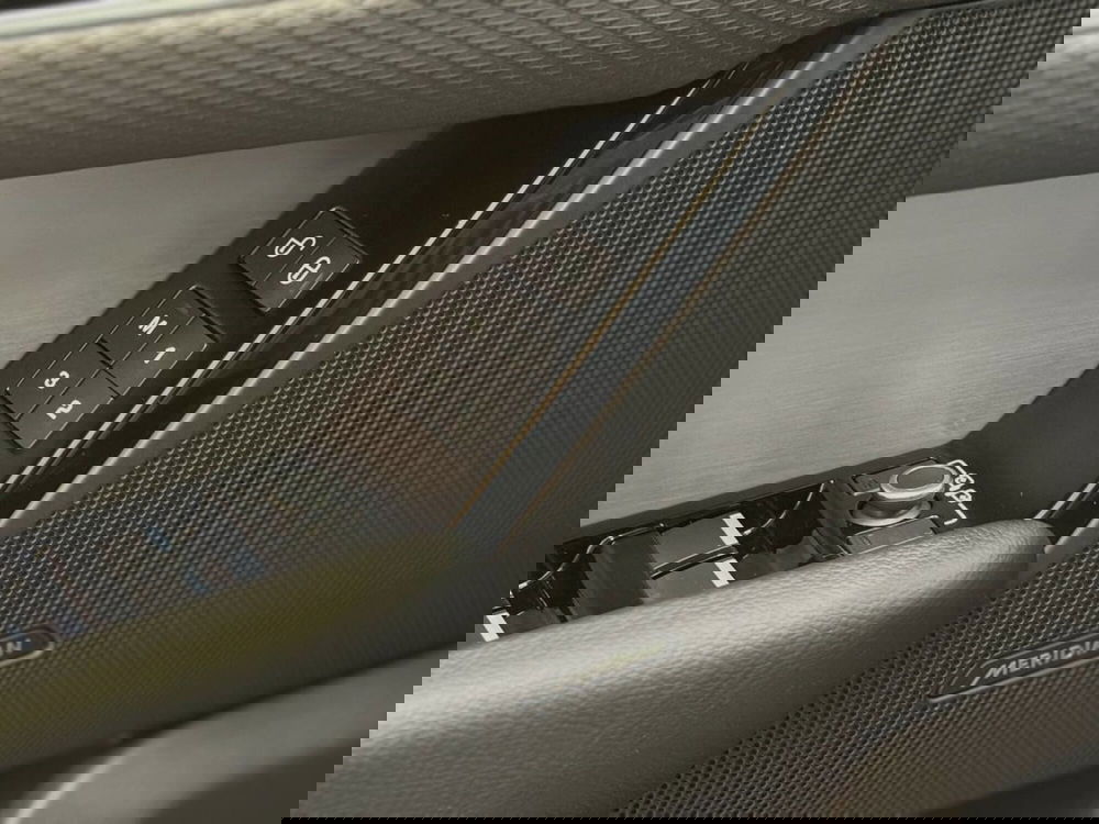 Land Rover Range Rover Velar usata a Savona (16)