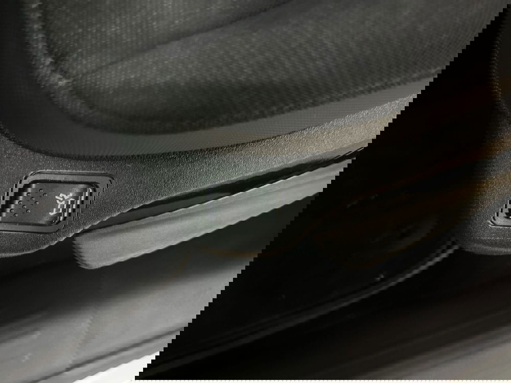 Jeep Renegade usata a Bari (17)