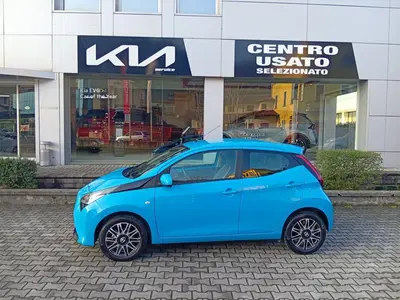 Toyota Aygo 1.0 VVT-i 72 CV 5 porte x-play del 2019 usata a Brescia