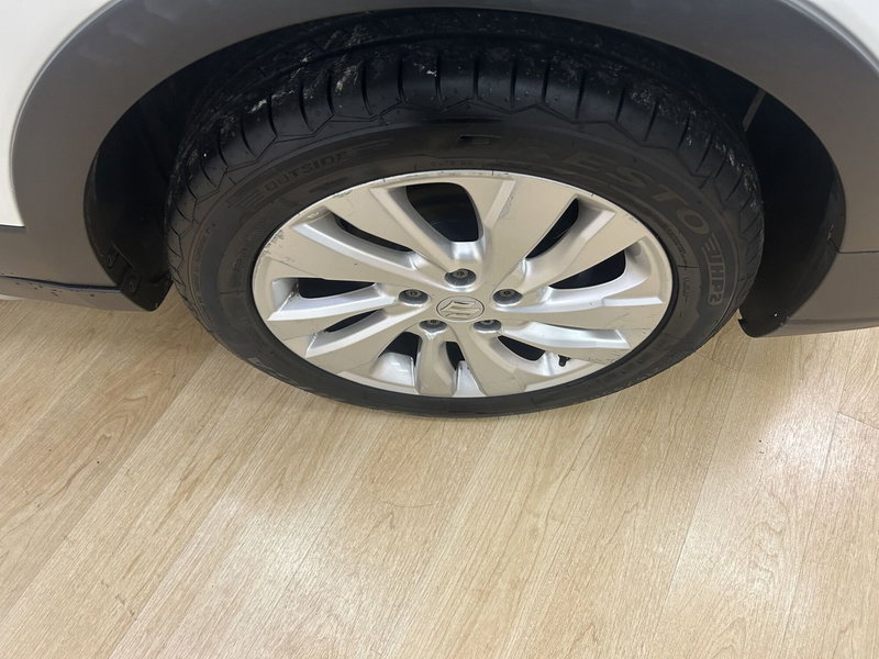 Suzuki S-Cross usata a Bari (9)