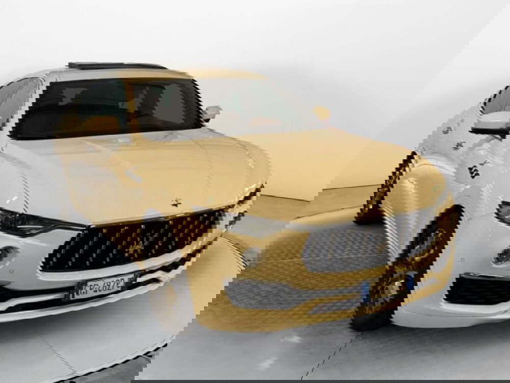 Maserati Levante usata a Salerno (2)