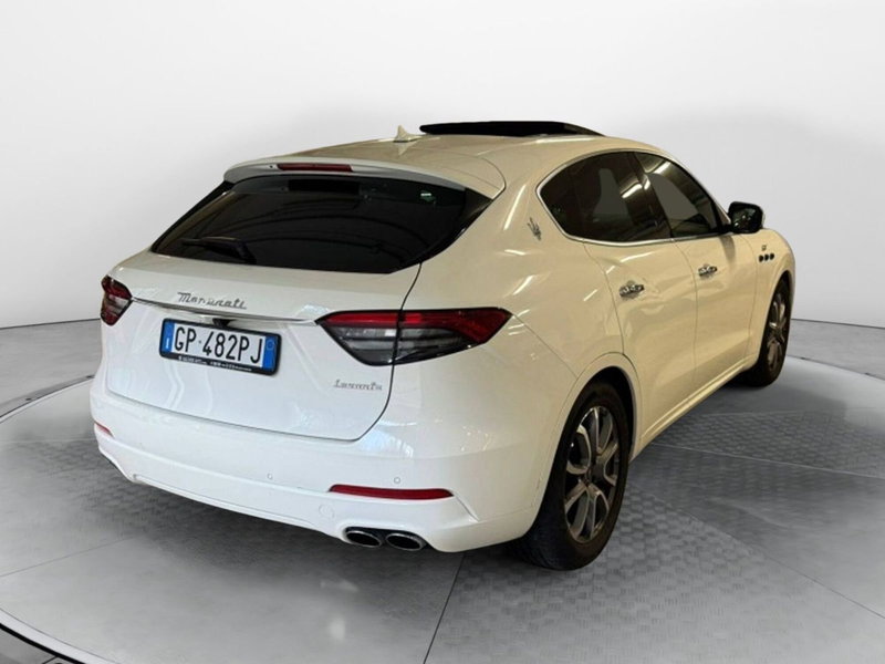 Maserati Levante usata a Salerno (3)