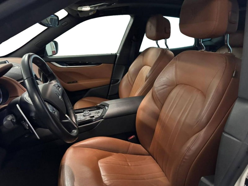 Maserati Levante usata a Salerno (6)