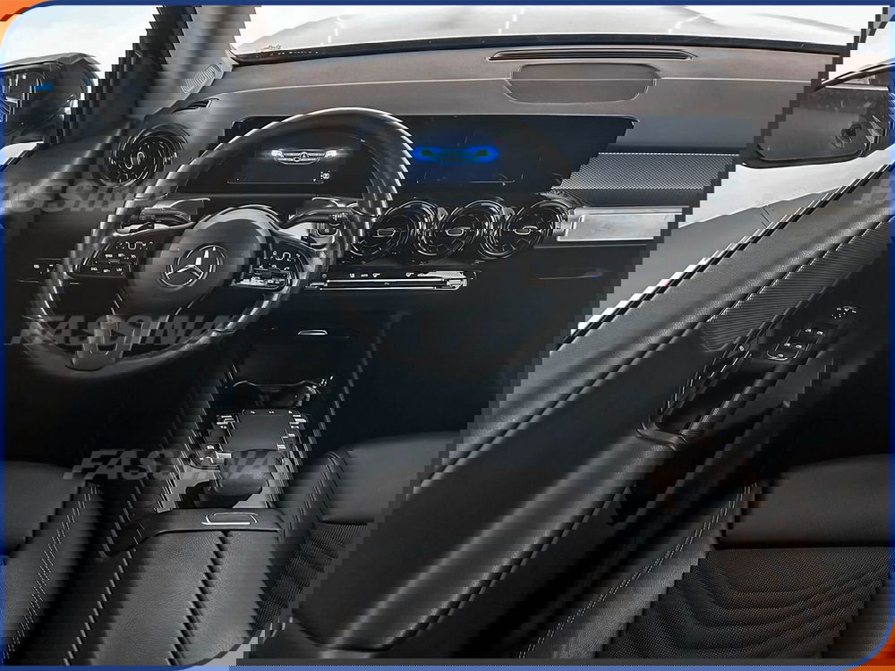 Mercedes-Benz GLB usata a Milano (11)