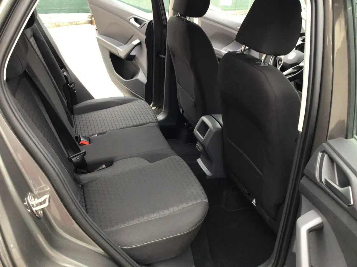 Volkswagen T-Cross usata a Genova (12)