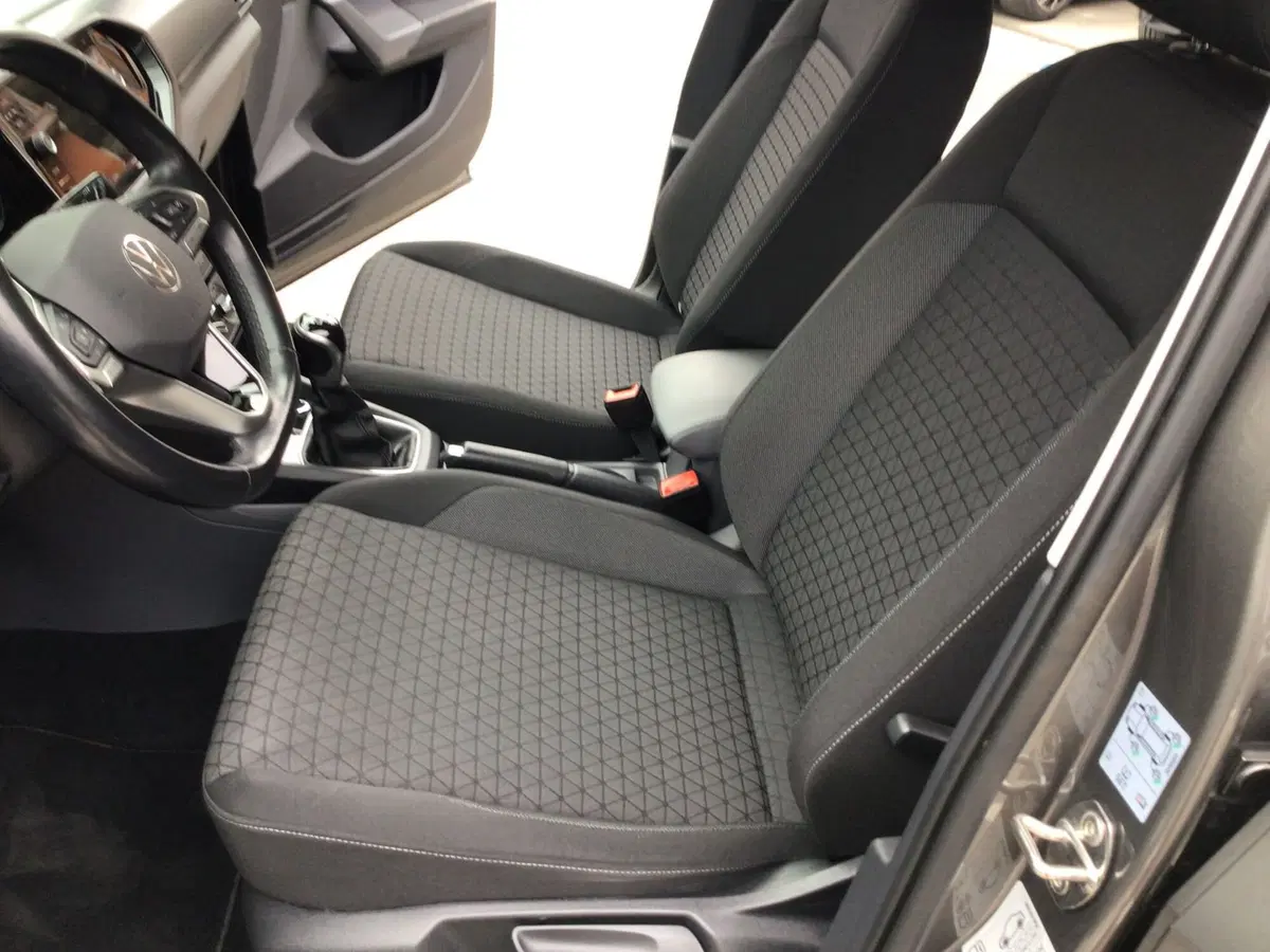 Volkswagen T-Cross usata a Genova (13)
