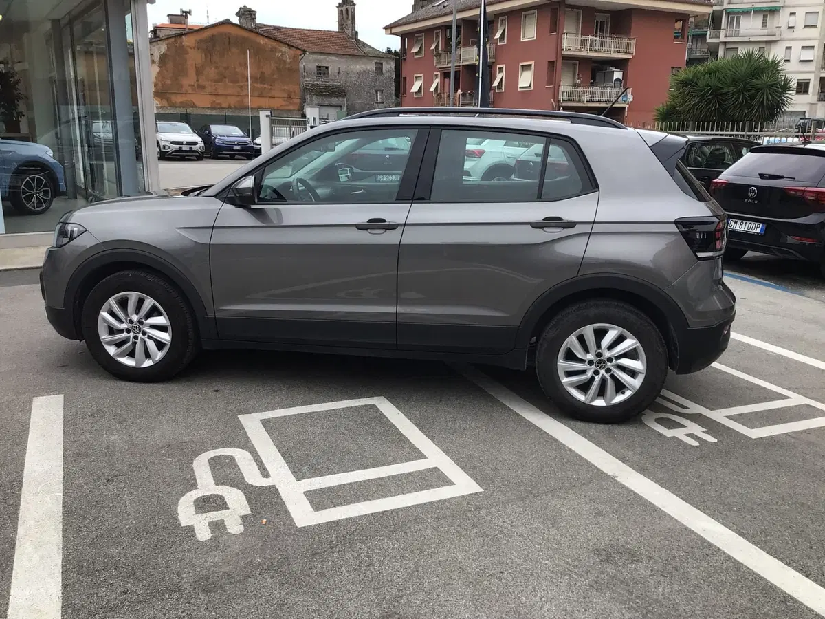 Volkswagen T-Cross usata a Genova (8)