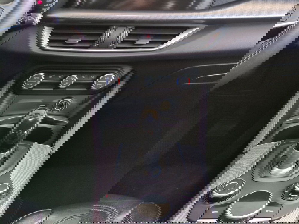 Alfa Romeo Stelvio usata a Agrigento (10)