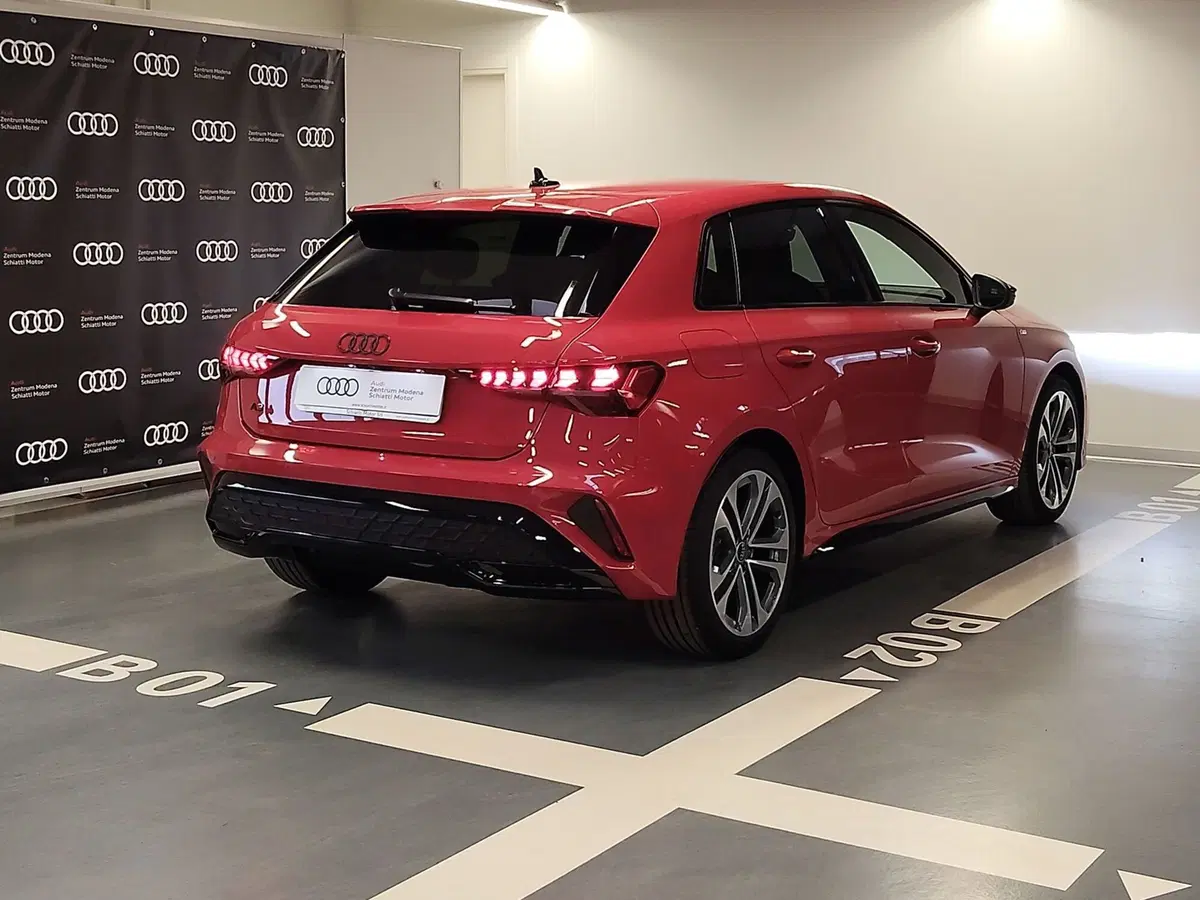 Audi A3 Sportback nuova a Modena (4)