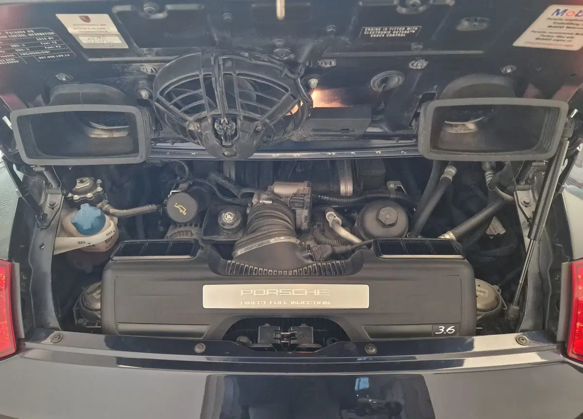 Porsche 911 Cabrio usata a Bari (11)