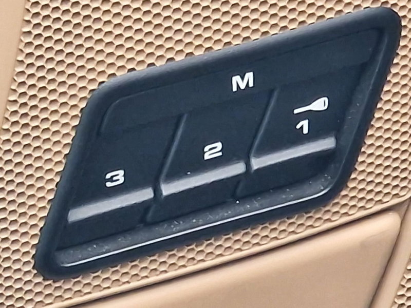 Porsche 911 Cabrio usata a Bari (13)