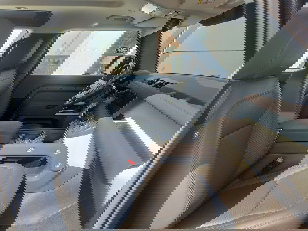 Land Rover Defender usata a Pesaro-Urbino (3)