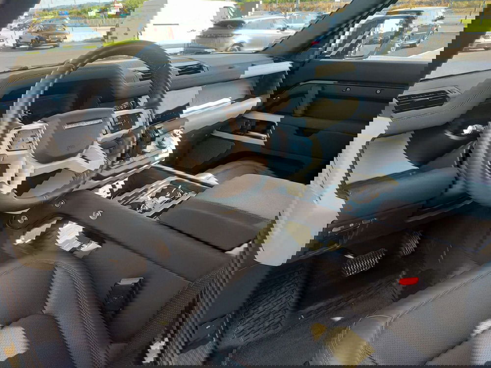 Land Rover Defender usata a Pesaro-Urbino (4)