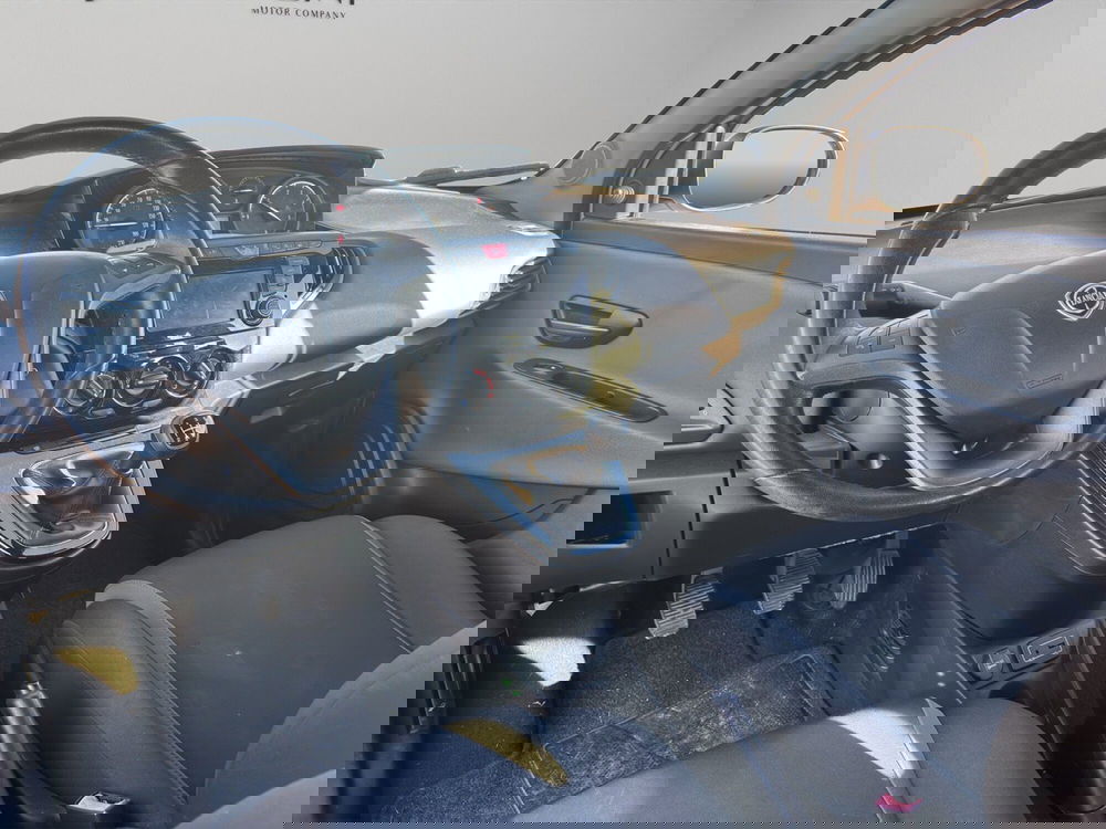 Lancia Ypsilon usata a Macerata (10)