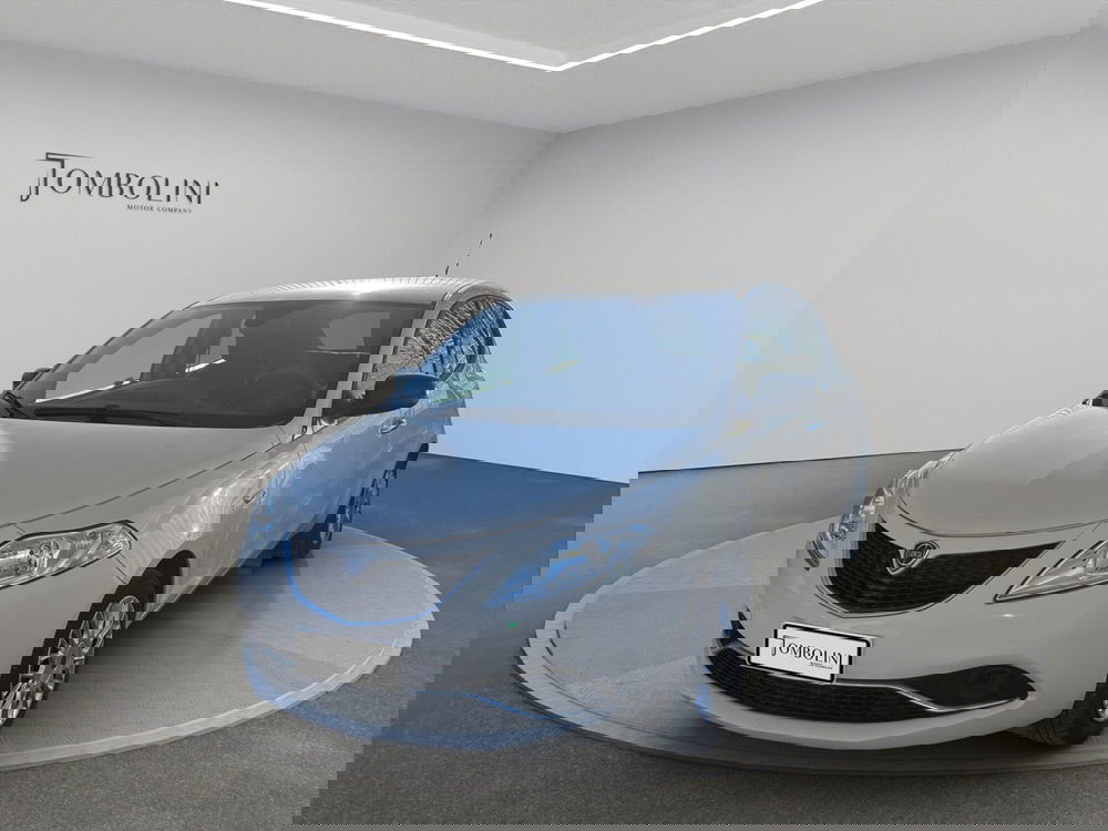 Lancia Ypsilon usata a Macerata (2)