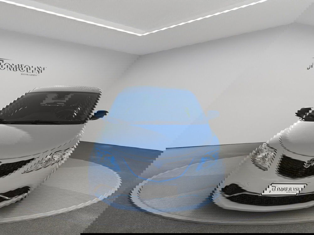 Lancia Ypsilon usata a Macerata (4)