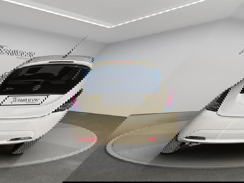 Lancia Ypsilon usata a Macerata (5)