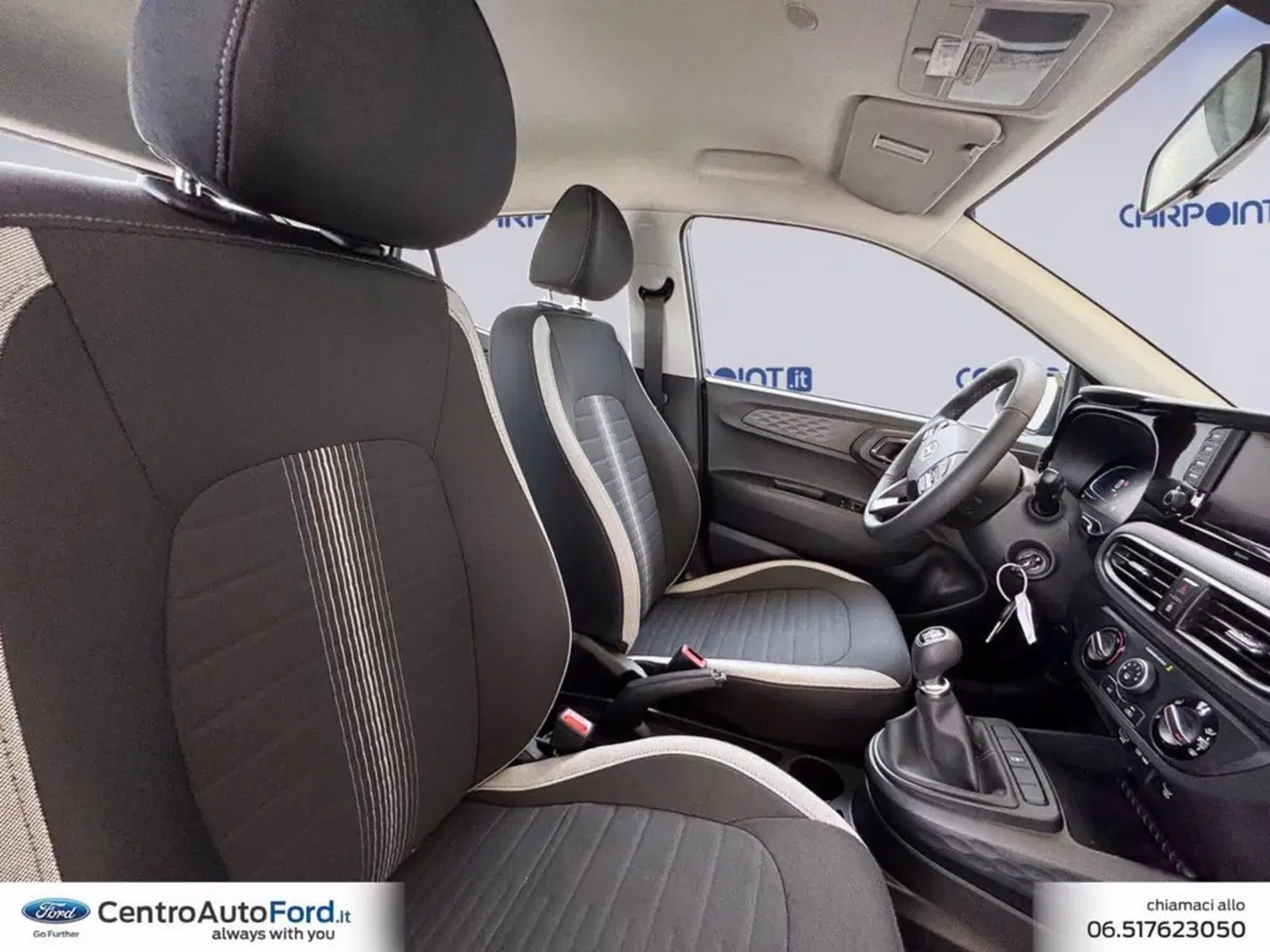 Hyundai i10 nuova a Roma (7)