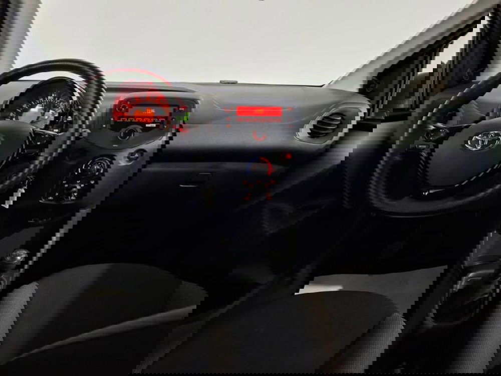 Toyota Aygo X usata a Torino (12)