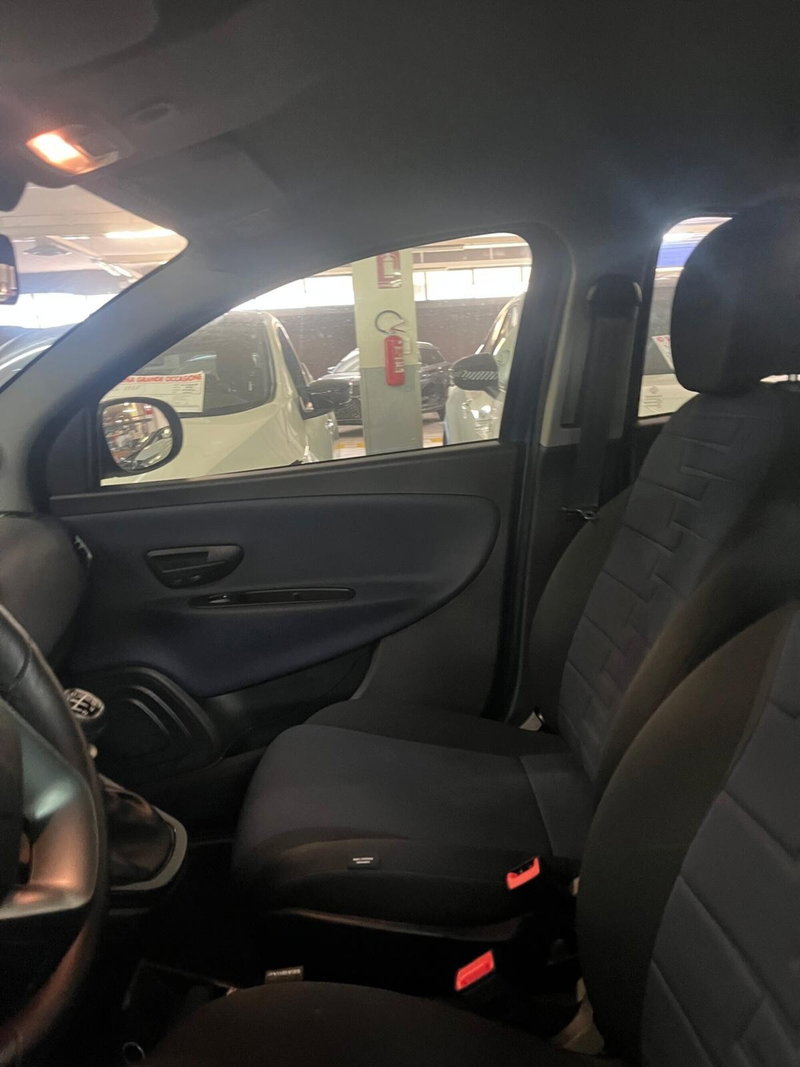 Lancia Ypsilon usata a Cagliari (10)